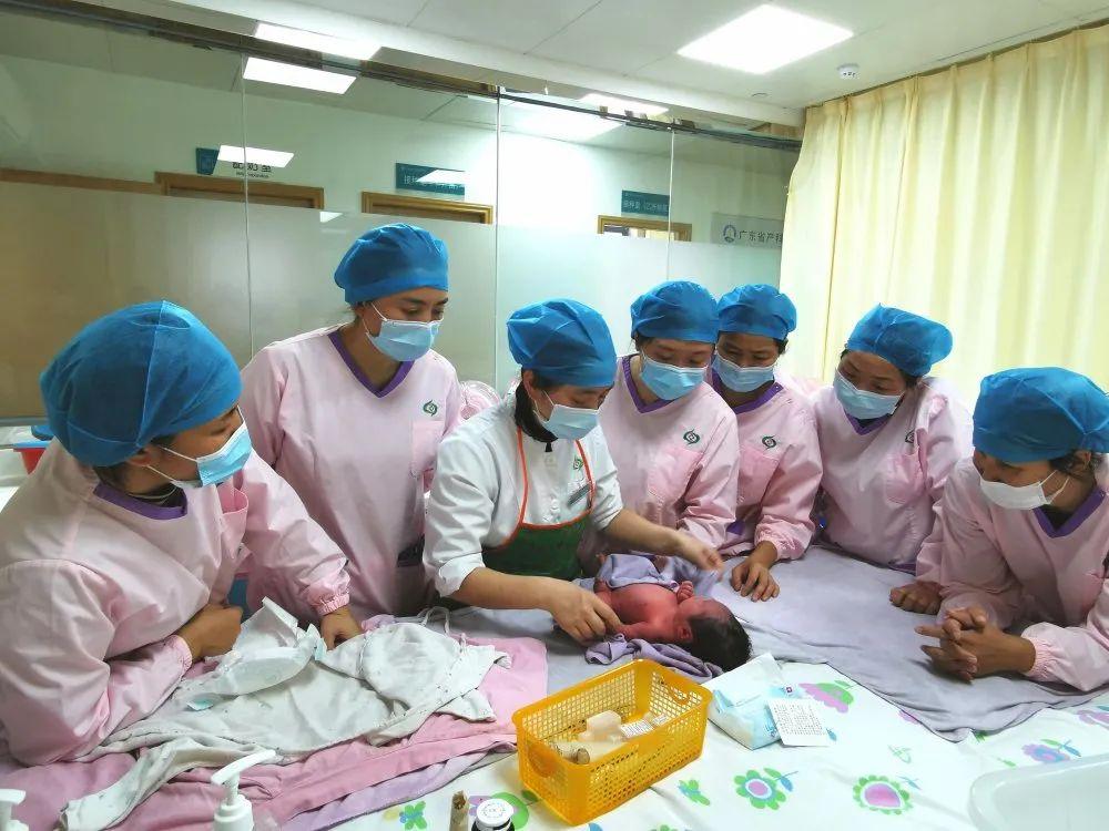 兴义市妇婴监护型护送